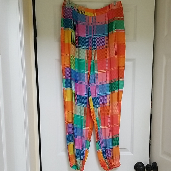 Farm Rio Woven Joggers - Picture 3 of 12